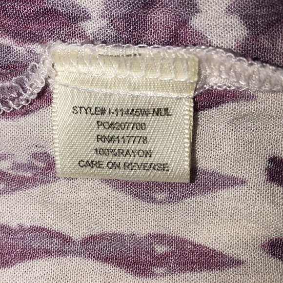 Love Stitch small purple top - Picture 6 of 6